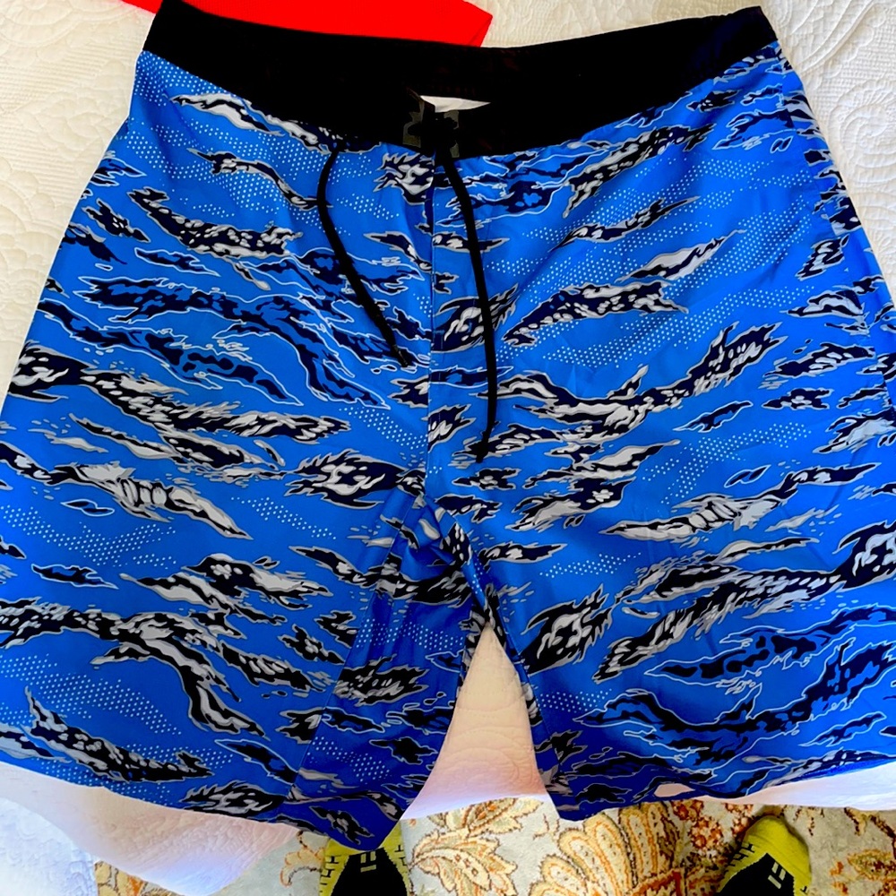 Reebok CrossFit Shorts - Camo 34 waist